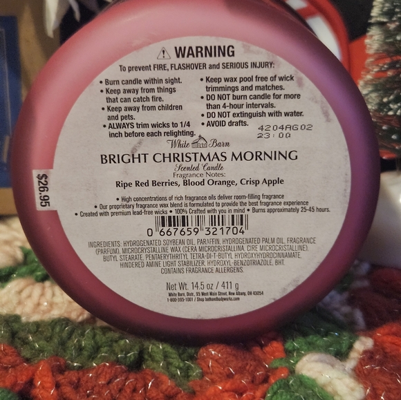 White Barn Bright Christmas Morning 3 Wick Candle - Picture 3 of 4